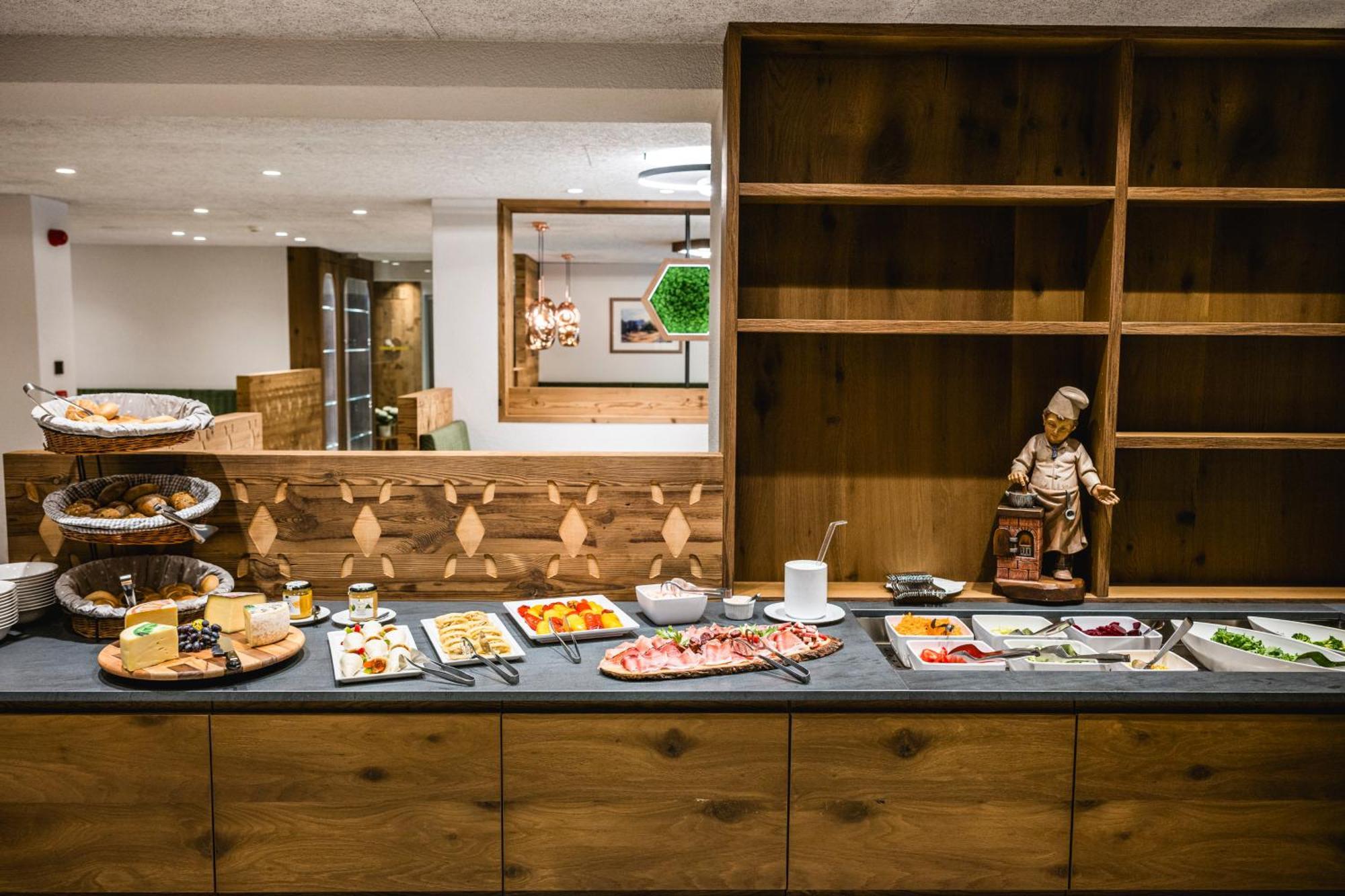 Hotel Vernel Santa Cristina Val Gardena 外观 照片