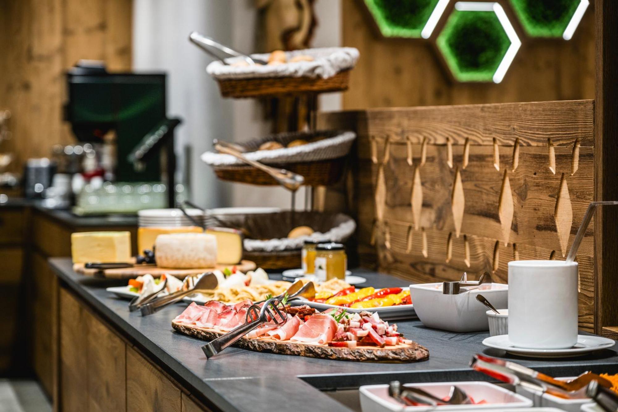 Hotel Vernel Santa Cristina Val Gardena 外观 照片