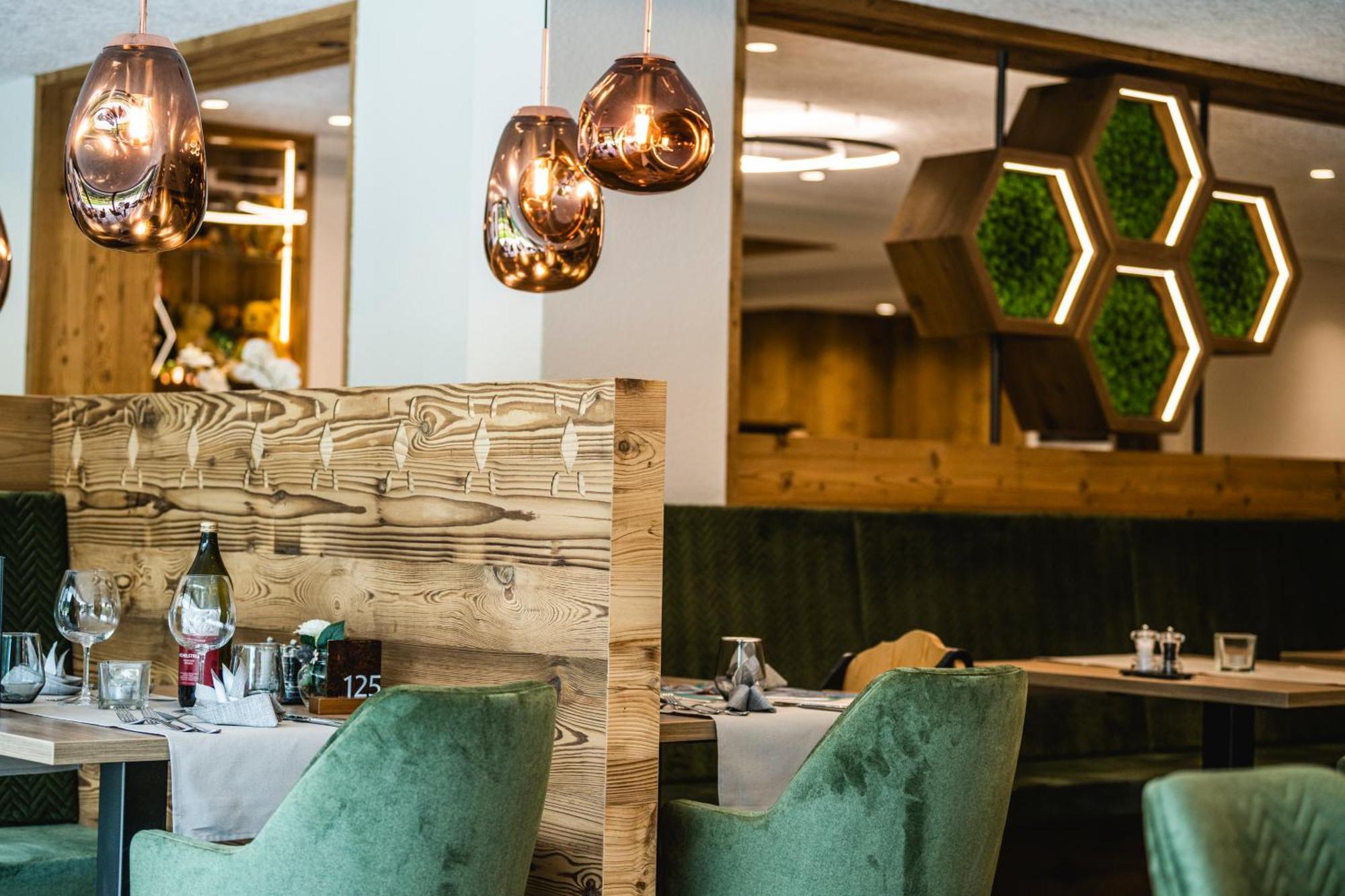 Hotel Vernel Santa Cristina Val Gardena 外观 照片