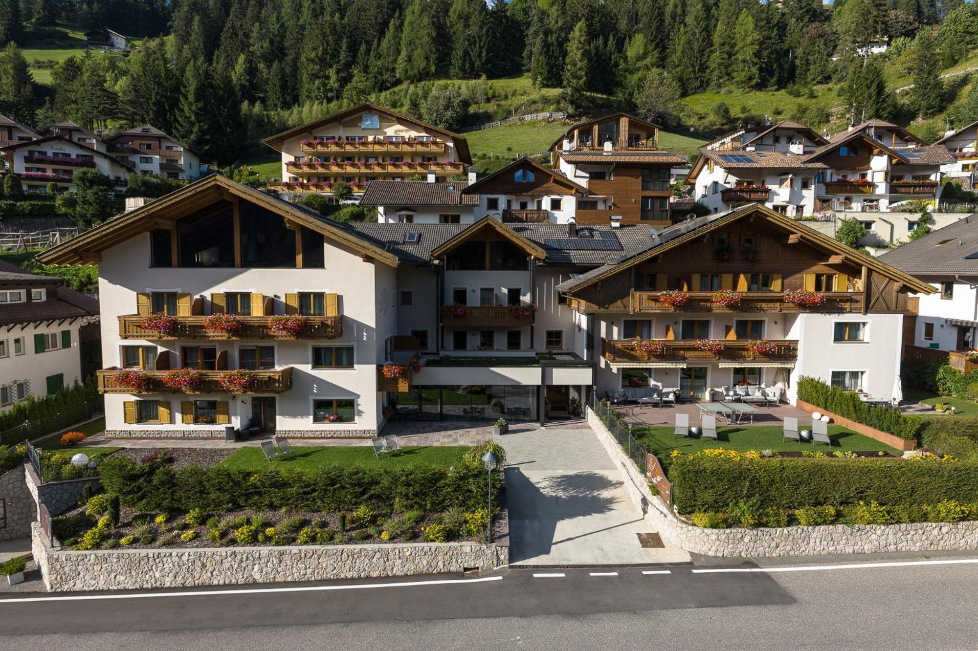 Hotel Vernel Santa Cristina Val Gardena 外观 照片